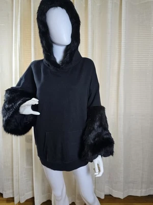 EXPRESS SUDADERA CON CAPUCHA RIBETEADA DE PIEL SINTÉTICA GRANDE  Foto 1 de 4