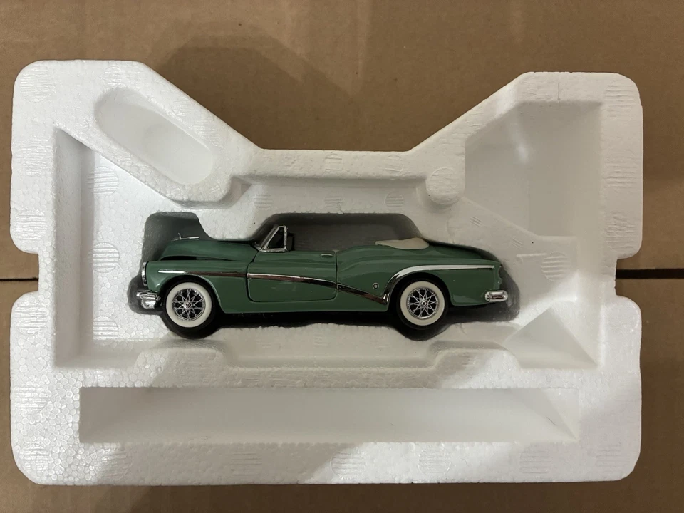 FRANKLIN  MINT 1/43 DIECAST  "1953 BUICK SKYLARK CONV." CLASSIC '50s SERIES - Image 1 of 3