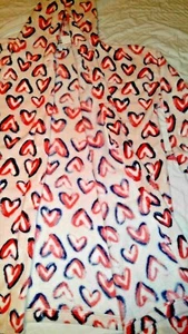 Vera Bradley's Soft, Belted, HOODED FLEECE ROBE in HEARTS PINK, Large/XL, NWT - Picture 1 of 12