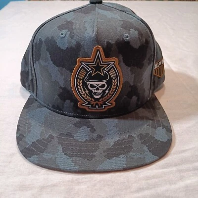 Chapéu camuflado ajustável emblema Call of Duty Prestige Snapback (licenciado oficialmente) - Imagem 1 de 4