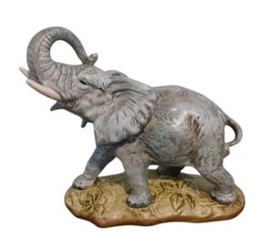 Vintage Porzellan Figur grau Elefant Rüssel Up Viel Glück Wohlstand Made Japan - Bild 1 von 5
