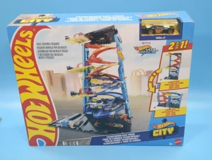 Hot Wheels City Transforming Race Tower 2 In 1 Raceway Track Set 1 Car NEW - Picture 1 of 9