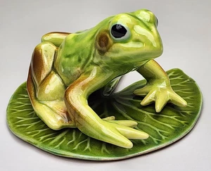 Vintage Josef Originals Green Frog Figurine w/ Lily Pad Lilypad Porcelain - Picture 1 of 12