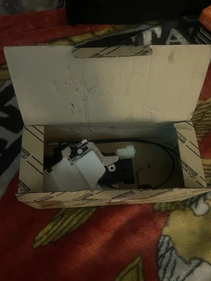 98-05 LEXUS JZS160L GS400 GS430 GS300 ATUADOR DE TRAVA DE PORTA TRASEIRA DIREITA FABRICANTE DE EQUIPAMENTO ORIGINAL - Imagem 1 de 3