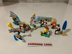 KINDER JOY LOONEY TUNES ACTIVE SERIE COMPLETA + TUTTE LE CARTINE GERMANIA - Foto 1 di 1