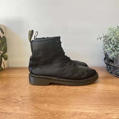Dr Martens 1460 J Pascal 黑色皮革拉链男女通用儿童战斗靴 3 码 — 第 1/4 张图片