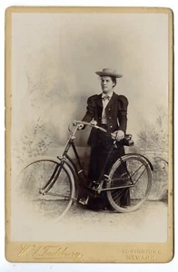 (Gd2678) Tarjeta de gabinete victoriano foto de dama y bicicleta c1890 Tudsbury, Newark - Imagen 1 de 4