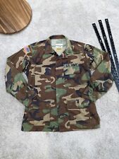 VTG Military Army Camo Jacket Field Coat Uniform Cargo Fitted Mens M Patch Pins
