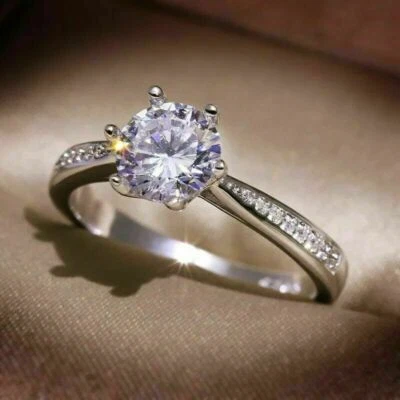 Anel de noivado corte redondo diamante acabamento ouro branco 2,20 quilates simulado no tamanho 5,5 - Imagem 1 de 4