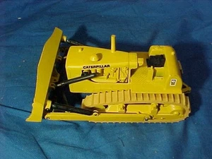 Bulldozer de juguete a escala 1:50 Gescha con Alemania Caterpillar años 70 - Imagen 1 de 3