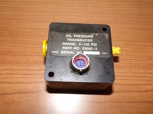 Aircraft Oil Pressure Transducer 33092-2 - Picture 1 of 2