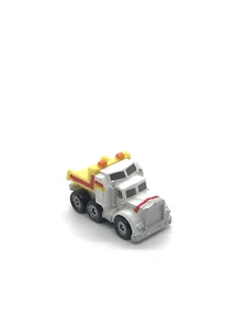 Vintage 1980s Galoob Micro Machines Kenworth Semi Wrecker Tow Truck White Yellow - Picture 1 of 3