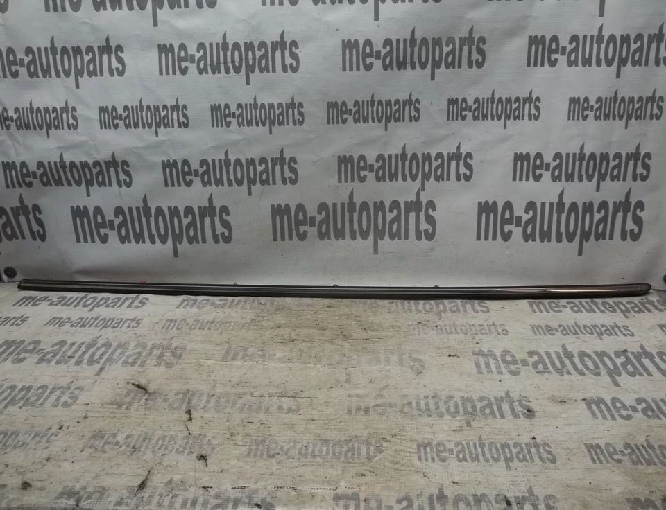 77-85 Mercedes-Benz W123 300D pasajero derecho guardabarros delantero moldura moldura moldura Foto 1 de 4