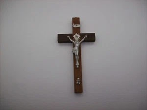 Pequeño crucifijo vintage calavera y huesos cruzados, hecho en Alemania - Imagen 1 de 16