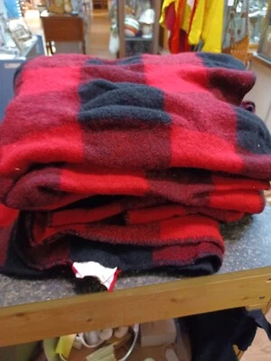 Par de mantas Marlboro Gear Country Store rojas negras mezcla de lana a cuadros Foto 1 de 3