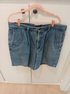 Vintage Dockers Men Pleated Relaxed Medium Wash Denim Shorts Size 38 USA Cotton - Picture 1 of 6