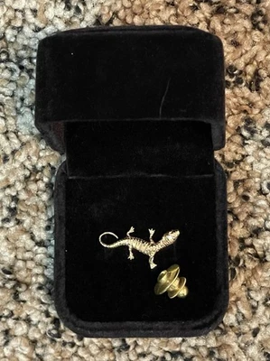 14 KT YELLOW GOLD Diamond Cut GECKO TIE TACK/LAPEL PIN - Image 1 of 4
