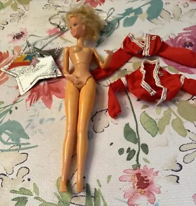 DE COLECCIÓN 1979 STARR TEEN MUÑECA BARBIE ROJA Chaquetas y Monedero Estrella #1280 - Imagen 1 de 15