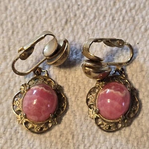 Natural Rose Quartz Clip On Earrings Gold-Tone Filigree Dangle Drop Vintage - Picture 1 of 4