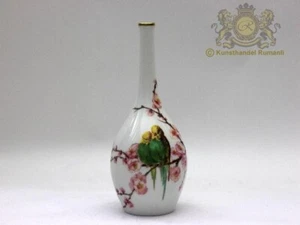 KPM Berlin Vase mit zwei Wellensittichen , Insekten und Kirschblütenmalerei - Bild 1 von 1