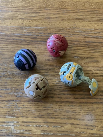 BAKUGAN 4 Battle Brawlers figures spin master Toy Lot Cover