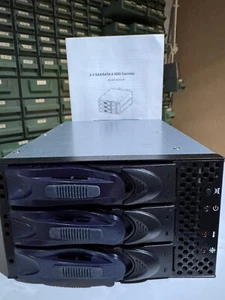 Hard Drive Enclosure 3.5 SAS/SATA HDD Front Accessible Hot-swappable - Zdjęcie 1 z 6