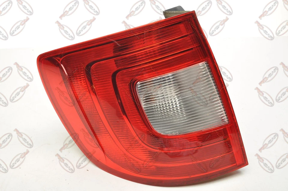 SKODA SUPERB II Combi Luz Trasera Izquierda 3T9945095 - Imagen 1 de 4