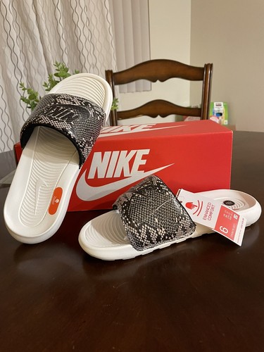 Nike donna Victori One stampa slide