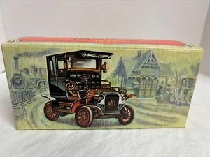 De colección Avon "REO Depot Wagon" Wild Country After Shave en vagón jarra COMPLETO - Imagen 1 de 13