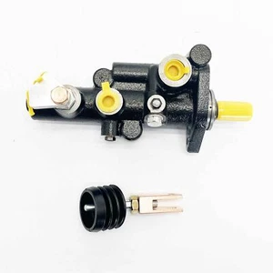 47250-31450-71 Master Cylinder for Toyota Forklift 7FDU45 7FDU60 7FGU70 7FGU80 - Picture 1 of 7