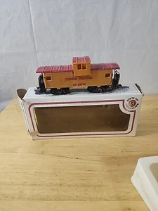 BX TRAIN CAR HO SCALE in Box CABOOSE UNION PACIFIC UP 25743 - Picture 1 of 6