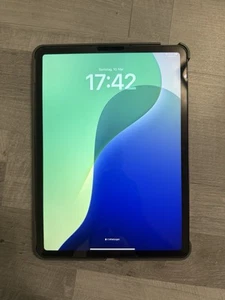 Apple iPad Pro 3. Gen 128GB, Wi-Fi + 5G (Ohne Simlock), 11 Zoll - Space Grau - Bild 1 von 6