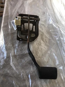 2010 CHRYSLER 300 Sedan Floor Brake Pedal With Mounting Bracket Assembly - Picture 1 of 18