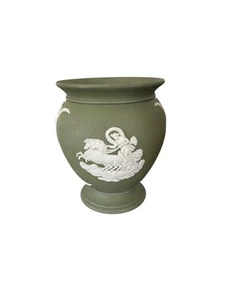 Wedgwood Jasperware Green Sage Bud vaso porcellana con figure greche classiche - Foto 1 di 8