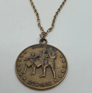 VINTAGE SPIRIT OF '76’ MEDALLION COIN 1776 - 1976 GOLD TONE NECKLACE - Picture 1 of 5