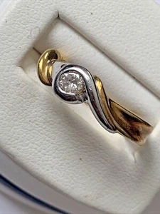 18k Two Tone White Yellow Gold 4mm Round Bezel Set Diamond Ring Size 7 CC - Picture 1 of 6