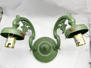 VINTAGE RUSTIC GREEN WALL SCONCE LIGHT LAMP 2 BULBS - Picture 1 of 8