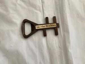 CONTINENTAL AIRLINES SKI KEY Chiusura Fibbia Apribottiglie Cacciavite Portachiavi - Foto 1 di 3