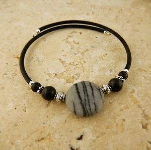 Kilkenny Irish Marble Memory Wire Bracelet w/ Zebra Marble beads - Picture 1 of 2