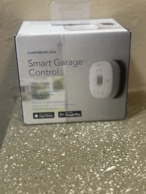 CHAMBERLAIN GROUP Chamberlain MyQ Wireless Smart Garage Hub and Controller - White