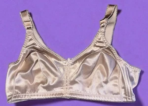 Playtex Women's Size 38C Nude Color Bra Style 5642 Wire free Lined - Picture 1 of 3