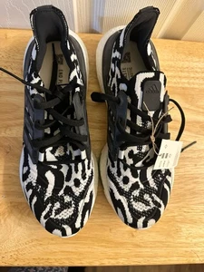 New Adidas Ultra Boost 22 Men’s Running Course A Pied Black White Tennis Shoes 7 - Picture 1 of 9