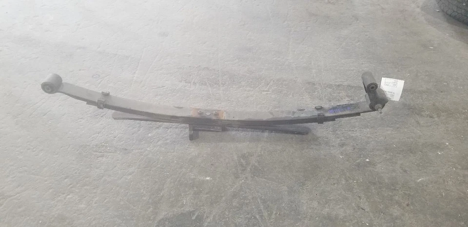 03 DODGE RAM 2500 4X2 LEAF SPRING REAR LEFT DRIVER Foto 1 de 4