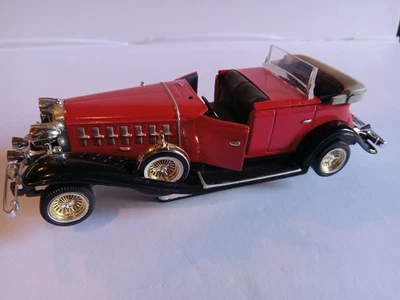1932 cadillac sport phaeton Die Cast Model Car - Image 1 of 4
