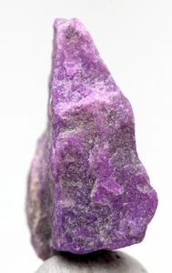 SUGILIT Mineral Präparat grob Naturheilkunde Lapidar lila Edelstein - Bild 1 von 3