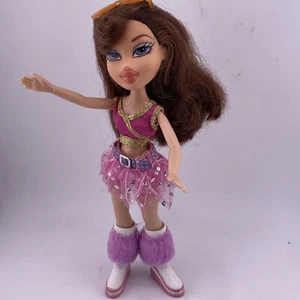 2001 MGA BRAZT YASMIN DOLL, IN WHITE BOOTS, PINK CLOTHES - Picture 1 of 7