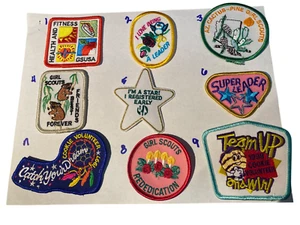 Lote #2 de 9 insignias y parches de Girl Scout vintage sin usar - Imagen 1 de 2