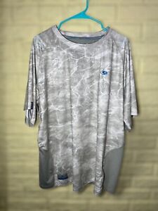 2 Mossy Oak Fishing Camo Shirts Gray/Black Camo Size L