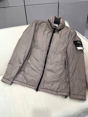 Giacca Stone Island rosa beige tinta in capo avvolgente stropicciata 117828182