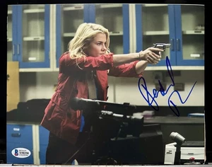 RACHAEL TAYLOR SIGNED PHOTO 8X10 JESSICA JONES AUTOGRAPH MARVEL BECKETT COA 1 - Picture 1 of 3